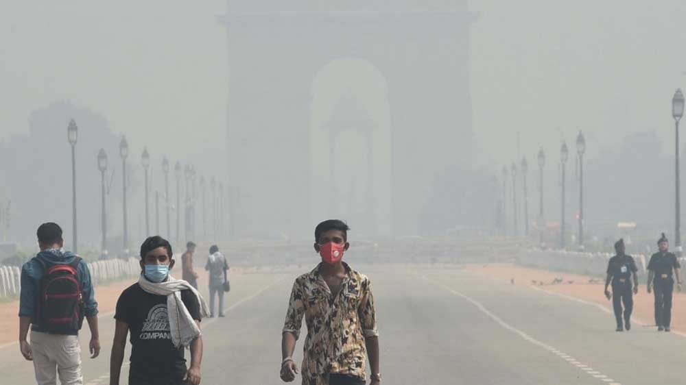 दिल्ली की जहरीली हवा: हर नागरिक की उम्र से 8.2 साल हो रही कम दिल्ली की जहरीली हवा: हर नागरिक की उम्र से 8.2 साल हो रही कम