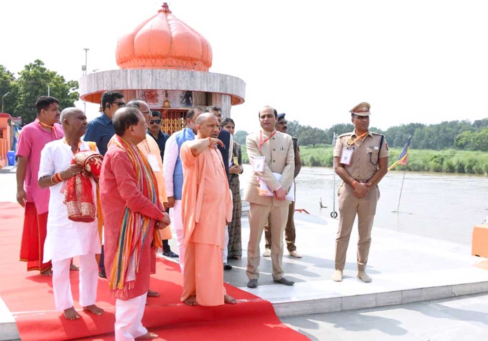 संभल में डेमोग्राफी बदलने के लिए सपा-कांग्रेस ने रची साजिश : सीएम योगी संभल में डेमोग्राफी बदलने के लिए सपा-कांग्रेस ने रची साजिश : सीएम योगी