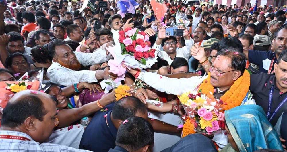 जापान और दक्षिण कोरिया के सफल विदेश दौरे से वापस लौटे मुख्यमंत्री साय जापान और दक्षिण कोरिया के सफल विदेश दौरे से वापस लौटे मुख्यमंत्री साय