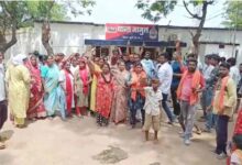 मंदिर में तोड़फोड़ पर बवाल: आक्रोशित भीड़ ने किया थाने का घेराव, आरोपी गिरफ्तार