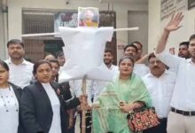 अनिरुद्धाचार्य विवाद कोर्ट पहुंचा: महिला वकीलों ने लगाई न्याय की गुहार