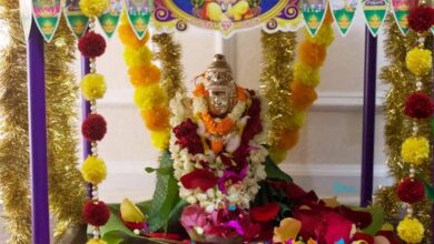 पैसों की तंगी दूर करेगा वरलक्ष्मी व्रत, रक्षाबंधन से एक दिन पहले ऐसे करें पूजन