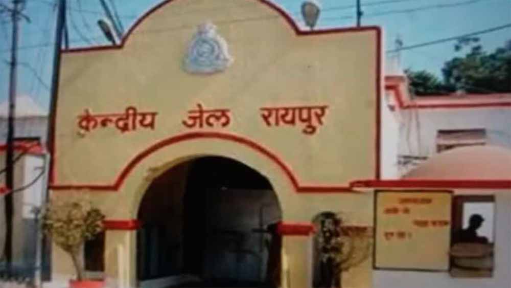 शोएब ढेबर पर बड़ी कार्रवाई: गैर जमानती धाराओं में FIR, जेल प्रहरी से बदसलूकी का आरोप शोएब ढेबर पर बड़ी कार्रवाई: गैर जमानती धाराओं में FIR, जेल प्रहरी से बदसलूकी का आरोप