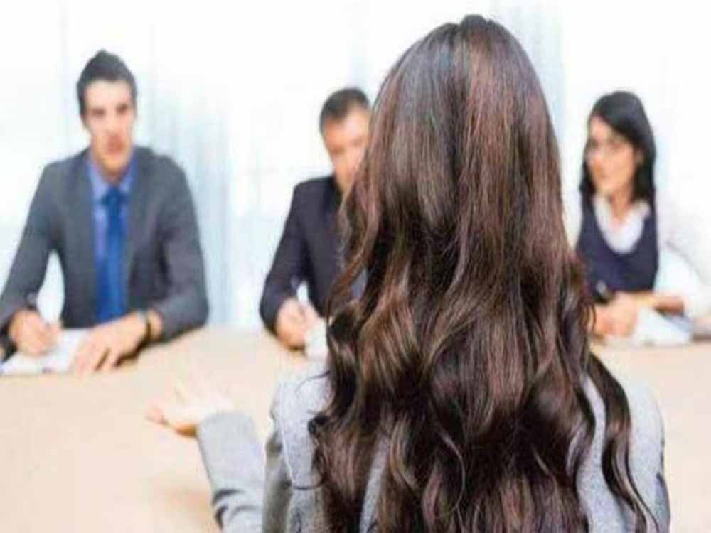 इंटरव्यू में अपने साथ जरूर ले जाएं ये 12 चीजें