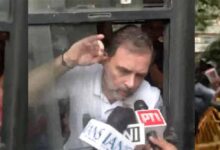 ‘वोट चोरी’ विवाद पर संसद से सड़क तक संग्राम, कई विपक्षी नेता हिरासत में