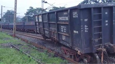 झारखंड में दो मालगाड़ियां पटरी से उतरीं, रेलवे ने जांच के आदेश दिए