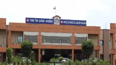 रेलवे में बढ़ा तनाव: ड्राइवरों ने अधिकारियों पर लगाए गंभीर आरोप, हड़ताल के आसार रेलवे में बढ़ा तनाव: ड्राइवरों ने अधिकारियों पर लगाए गंभीर आरोप, हड़ताल के आसार