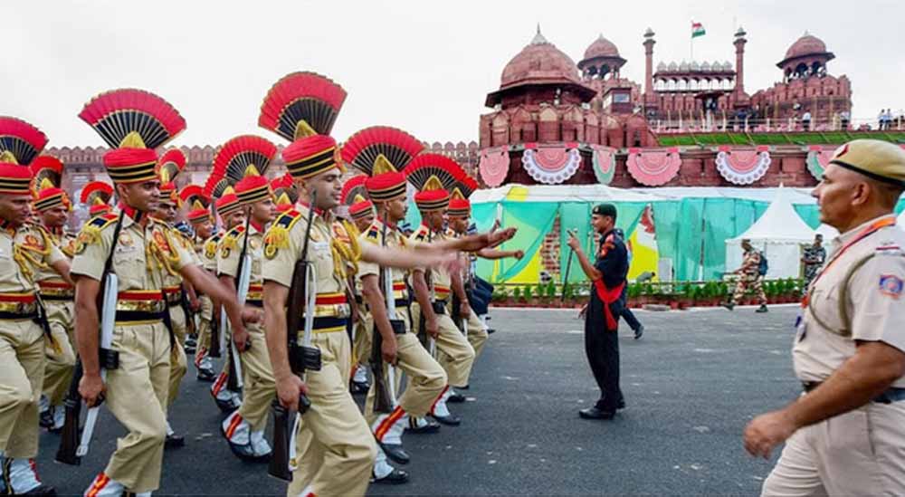 स्वतंत्रता दिवस से पहले बड़ा ऐलान: 1090 कर्मियों को वीरता और सेवा पदक स्वतंत्रता दिवस से पहले बड़ा ऐलान: 1090 कर्मियों को वीरता और सेवा पदक