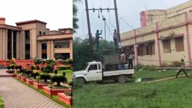 हाईकोर्ट नाराज़: शिक्षा विभाग के संयुक्त सचिव का स्पष्टीकरण असंतोषजनक, बच्चों से ट्रांसफार्मर लगवाने पर फटकार हाईकोर्ट नाराज़: शिक्षा विभाग के संयुक्त सचिव का स्पष्टीकरण असंतोषजनक, बच्चों से ट्रांसफार्मर लगवाने पर फटकार