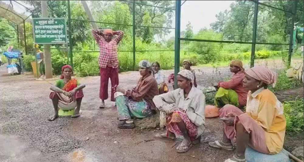 पर्यावरण पार्क के मजदूरों की पेंडिंग मजदूरी पर मंत्री केदार कश्यप सख्त, अधिकारियों को लगाई फटकार पर्यावरण पार्क के मजदूरों की पेंडिंग मजदूरी पर मंत्री केदार कश्यप सख्त, अधिकारियों को लगाई फटकार