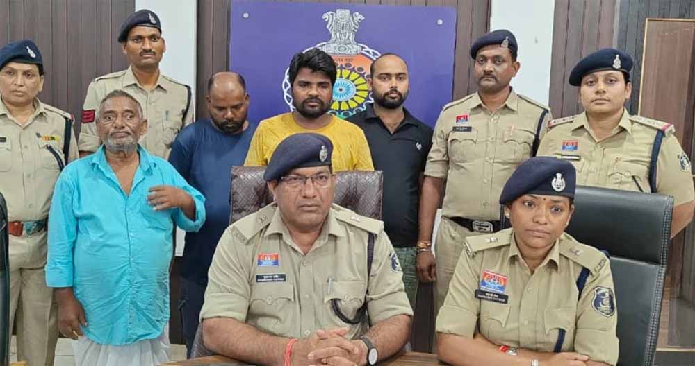 दिल दहला देने वाला कांड: मां की गोद से मासूम छीनकर 7 लाख में बेचने वाले गैंग का भंडाफोड़ दिल दहला देने वाला कांड: मां की गोद से मासूम छीनकर 7 लाख में बेचने वाले गैंग का भंडाफोड़