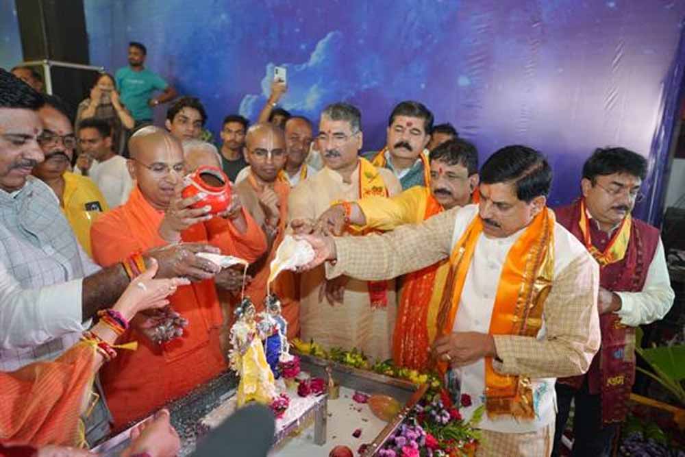 घर-घर गोकुल, घर-घर गोपाल, जहां-जहां श्रीकृष्ण के चरण पड़े, उन स्थलों को विकसित कर रहे हैं तीर्थ के रूप में : मुख्यमंत्री डॉ. यादव घर-घर गोकुल, घर-घर गोपाल, जहां-जहां श्रीकृष्ण के चरण पड़े, उन स्थलों को विकसित कर रहे हैं तीर्थ के रूप में : मुख्यमंत्री डॉ. यादव