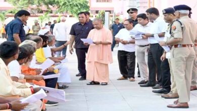 जनता दर्शन में सीएम योगी सख्त : गरीब की जमीन कब्जामुक्त कराने के दिए आदेश