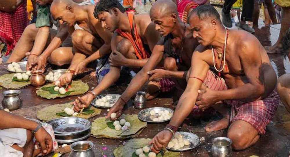 पितृपक्ष 2025: तृतीया और चतुर्थी श्राद्ध एक ही दिन, जानें सम्पूर्ण श्राद्ध पक्ष तिथियां पितृपक्ष 2025: तृतीया और चतुर्थी श्राद्ध एक ही दिन, जानें सम्पूर्ण श्राद्ध पक्ष तिथियां