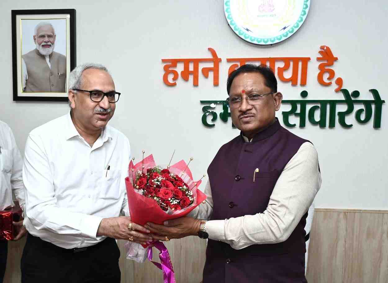 मुख्यमंत्री विष्णु देव साय से भिलाई स्टील प्लांट के नवनियुक्त निदेशक चित्त रंजन महापात्र ने की सौजन्य मुलाकात मुख्यमंत्री विष्णु देव साय से भिलाई स्टील प्लांट के नवनियुक्त निदेशक चित्त रंजन महापात्र ने की सौजन्य मुलाकात