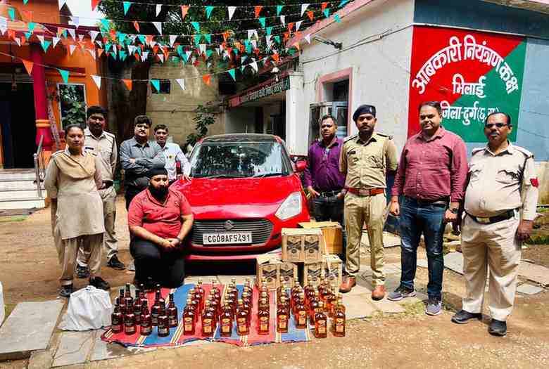 गिरफ्तार आरोपी मनदीप सिंह भाटिया से 51 हजार की मदिरा एवं 4 लाख का वाहन जब्त गिरफ्तार आरोपी मनदीप सिंह भाटिया से 51 हजार की मदिरा एवं 4 लाख का वाहन जब्त