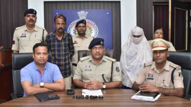 दुर्ग पुलिस को अंधे कत्ल की गुत्थी सुलझाने में मिली सफलता,मृतक की पत्नी ने अपने प्रेमी के साथ मिल कर घटना को दिया था अंजाम