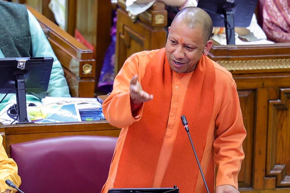 यूपी विधानसभा में CM योगी का सपा पर हमला: लोकतंत्र और सपा नदी के दो छोर