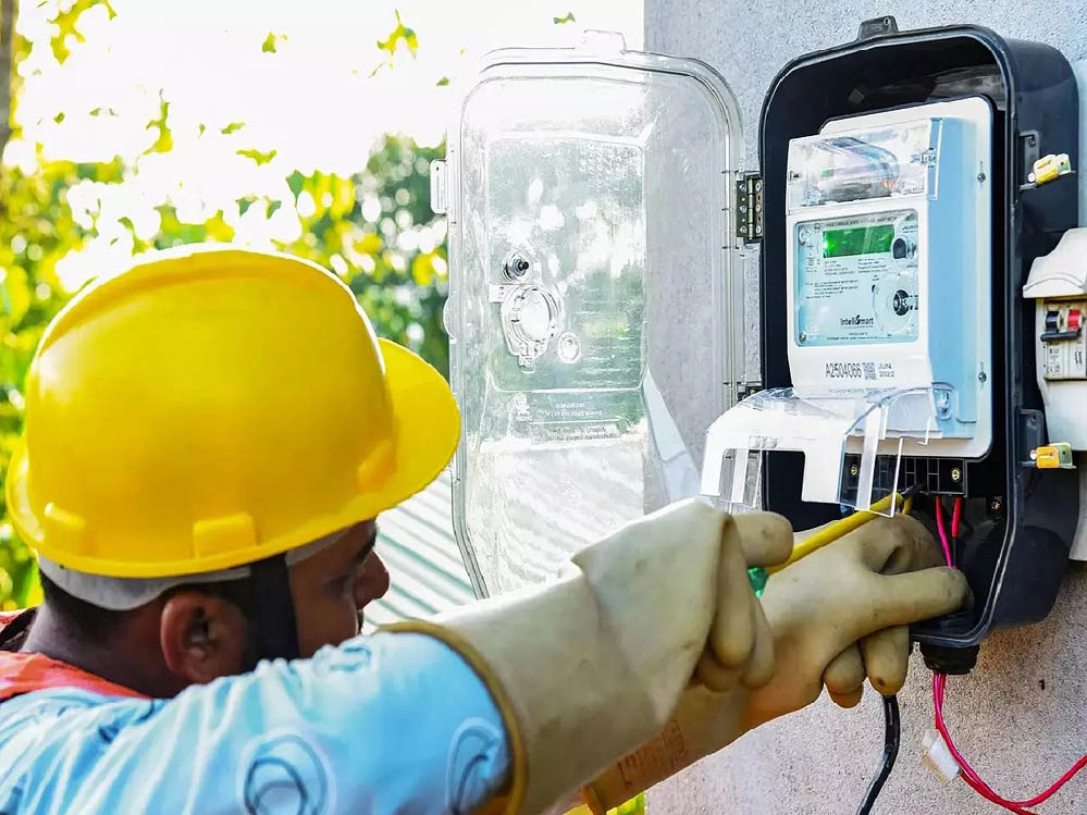 मध्य प्रदेश में स्मार्ट मीटर पर मिलेगी छूट, हर 15 मिनट में मोबाइल पर मिलेगा बिजली खपत का अपडेट मध्य प्रदेश में स्मार्ट मीटर पर मिलेगी छूट, हर 15 मिनट में मोबाइल पर मिलेगा बिजली खपत का अपडेट