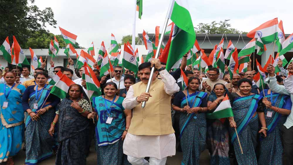 बड़े तालाब की लहरों के बीच दिखेगा देशभक्ति का अद्भुत रंग बड़े तालाब की लहरों के बीच दिखेगा देशभक्ति का अद्भुत रंग