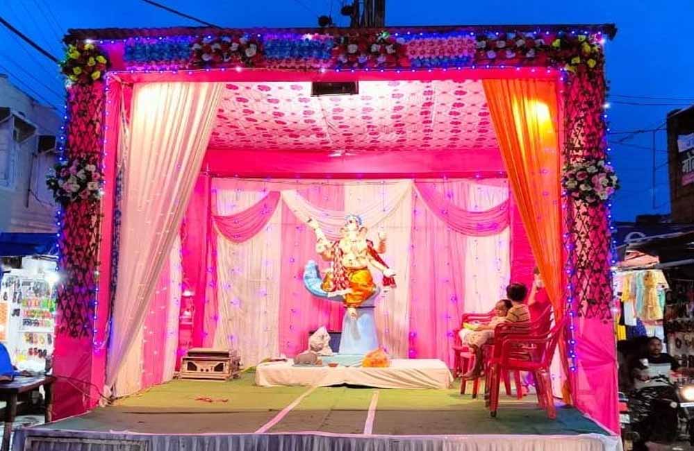 अस्थाई कनेक्शन लेकर ही झांकी-पंडाल की सज्जा करें : ऊर्जा मंत्री तोमर अस्थाई कनेक्शन लेकर ही झांकी-पंडाल की सज्जा करें : ऊर्जा मंत्री तोमर