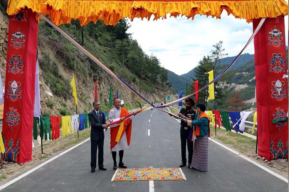 डोकलाम के पास भारत की रणनीतिक बढ़त, भूटान में बनाई अहम सड़क