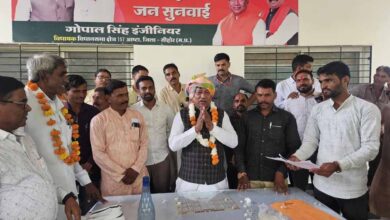 जनसुनवाई में पहुंचे दिव्यांग, सरकार से 5 हजार पेंशन की अपील