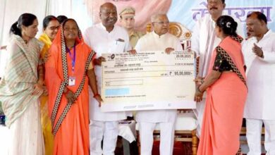 राज्यपाल  पटेल सिवनी के थांवरझोड़ी में ग्राम परिचय कार्यक्रम में हुए शामिल