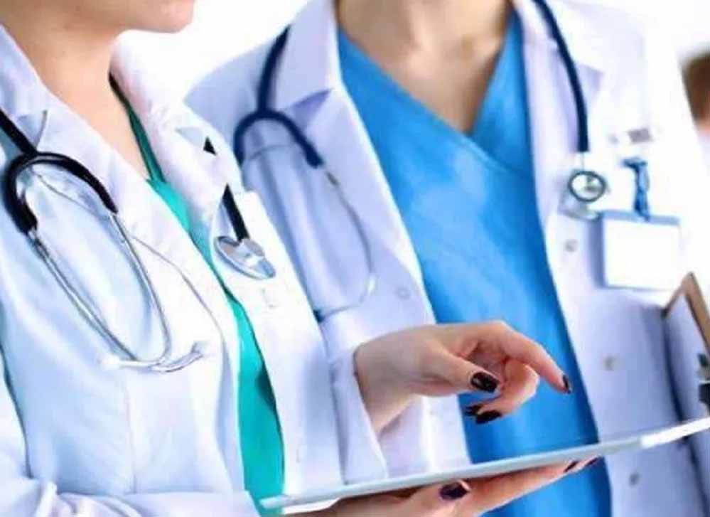 चिकित्सा शिक्षा और स्वास्थ्य सेवा देना सरकार की जिम्मेदारी