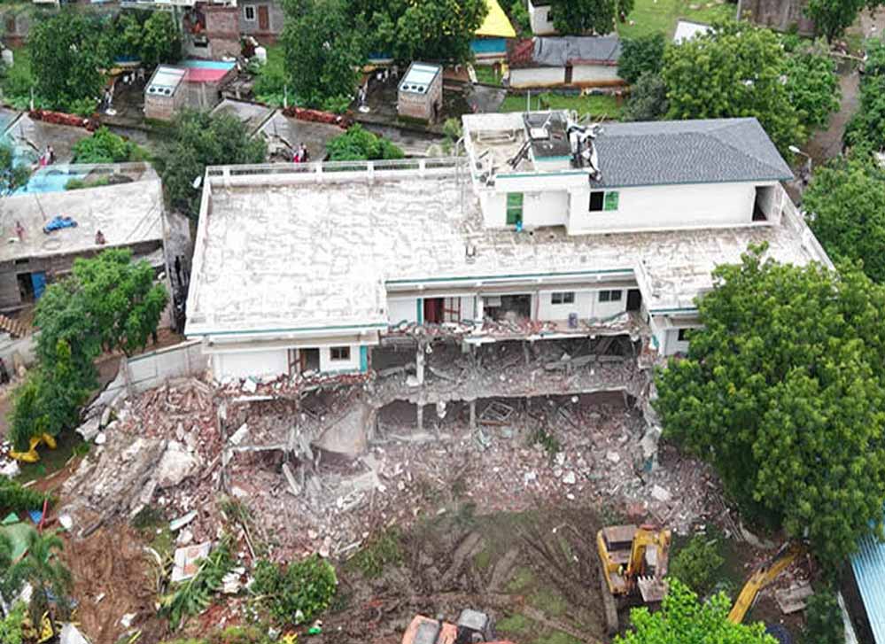 भोपाल: 99 एकड़ जमीन पर कब्जे की आशंका, ‘मछली’ परिवार पर आज से फिर होगी कार्रवाई भोपाल: 99 एकड़ जमीन पर कब्जे की आशंका, ‘मछली’ परिवार पर आज से फिर होगी कार्रवाई