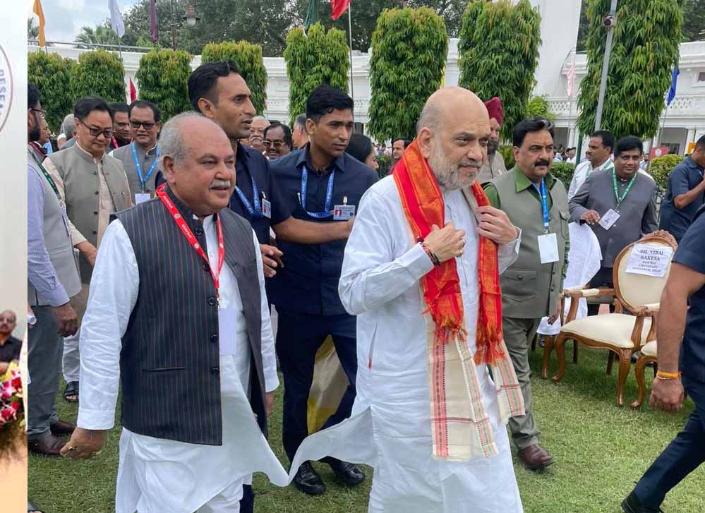 लोकतंत्र केवल शासन पद्धति नहीं, बल्कि जीवन की आत्मा है : तोमर लोकतंत्र केवल शासन पद्धति नहीं, बल्कि जीवन की आत्मा है : तोमर