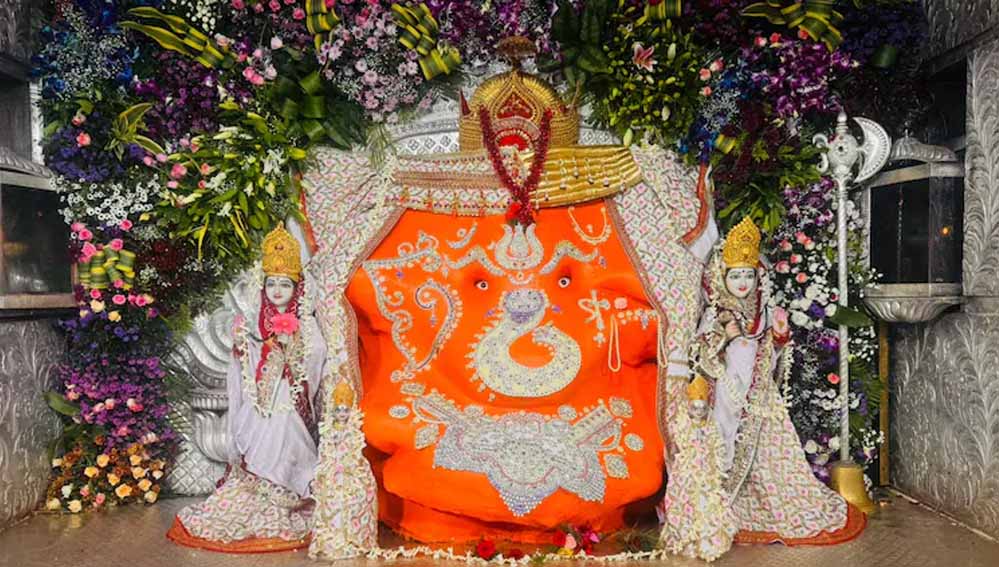 उज्जैन-सीहोर में गणेश उत्सव: खजराना गणेश 5 करोड़ के आभूषणों में, चिंतामण गणेश को एक लाख लड्डू