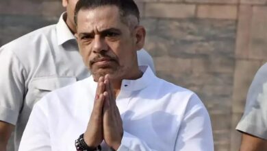 रॉबर्ट वाड्रा को राउंड 28 अगस्त तक कोर्ट में पेश होने का नोटिस, ED ने बताया ‘स्पष्ट मनी लॉन्ड्रिंग केस’