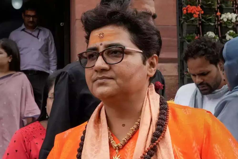 मालेगांव धमाका केस: साध्वी प्रज्ञा ठाकुर को मिली राहत, कोर्ट से क्लीनचिट मालेगांव धमाका केस: साध्वी प्रज्ञा ठाकुर को मिली राहत, कोर्ट से क्लीनचिट