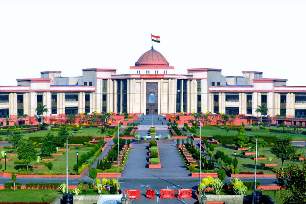 CIMS अस्पताल में गंदगी में रखा खाना! हाईकोर्ट ने डीन से मांगा जवाब CIMS अस्पताल में गंदगी में रखा खाना! हाईकोर्ट ने डीन से मांगा जवाब