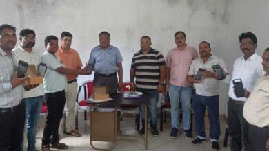 जिले में उर्वरक वितरण होगा हाई-टेक, निजी विक्रेताओं को मिली L1 Pos मशीनें