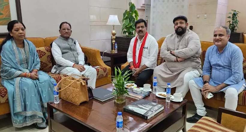 विदेश दौरे के बाद CM विष्णुदेव साय दिल्ली लौटे, कई अहम बैठकों का करेंगे नेतृत्व