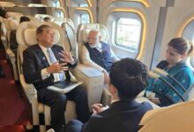 PM मोदी जापान में बुलेट ट्रेन की सवारी पर, भारतीय ड्राइवरों से की मुलाकात
