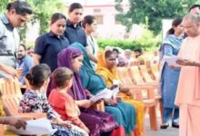 मुख्यमंत्री ने काशी में किया ‘जनता दर्शन’, हर फरियादी की सुनीं समस्याएं