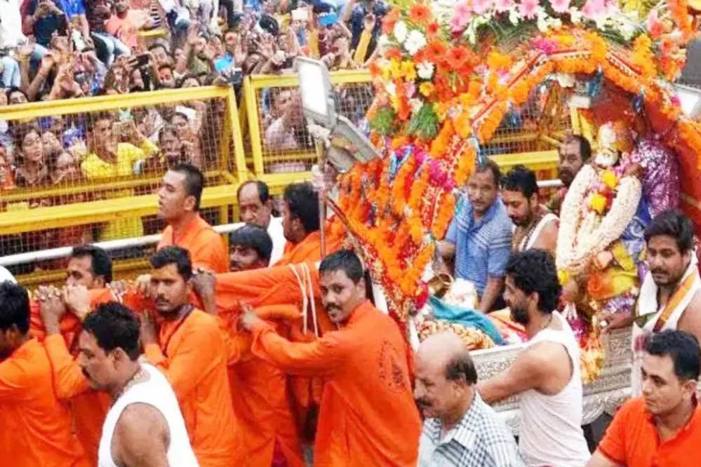 महाकाल की चौथी सवारी में दिखेगा पर्यटन का संगम, नंदी रथ पर विराजेंगे श्री उमा-महेश महाकाल की चौथी सवारी में दिखेगा पर्यटन का संगम, नंदी रथ पर विराजेंगे श्री उमा-महेश