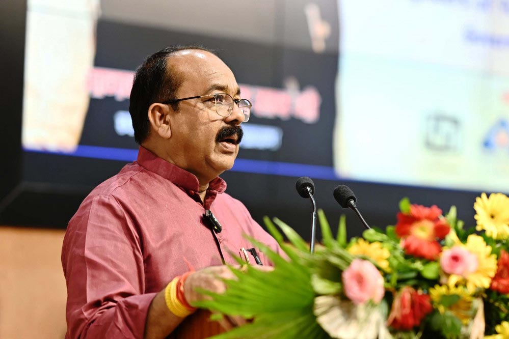 रायपुर : गुणवत्तापूर्ण निर्माण सामग्रियों के चयन के लिए मानकों की जानकारी जरूरी – अरुण साव रायपुर : गुणवत्तापूर्ण निर्माण सामग्रियों के चयन के लिए मानकों की जानकारी जरूरी – अरुण साव