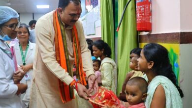 रायपुर : स्वास्थ्य मंत्री श्याम बिहारी जायसवाल ने बीजापुर में औचक निरीक्षणों से जांची विभागीय काम की हकीकत