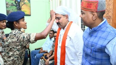 हिड़मा की पूर्व गार्ड ने गृहमंत्री विजय शर्मा को बांधी राखी, अब दंतेश्वरी फाइटर्स का हिस्सा