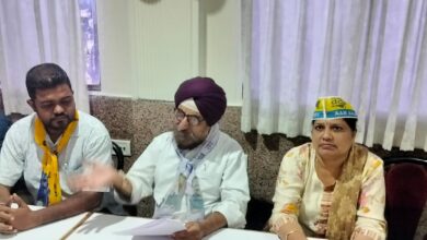 निगम द्वारा 42 वर्ष पुरानी बकाया किराये की अंतर राशि विधि विरुद्ध वसूली करने बाबत आम आदमी पार्टी ने भिलाई निगम आयुक्त को सौंपा शिकायती पत्र 