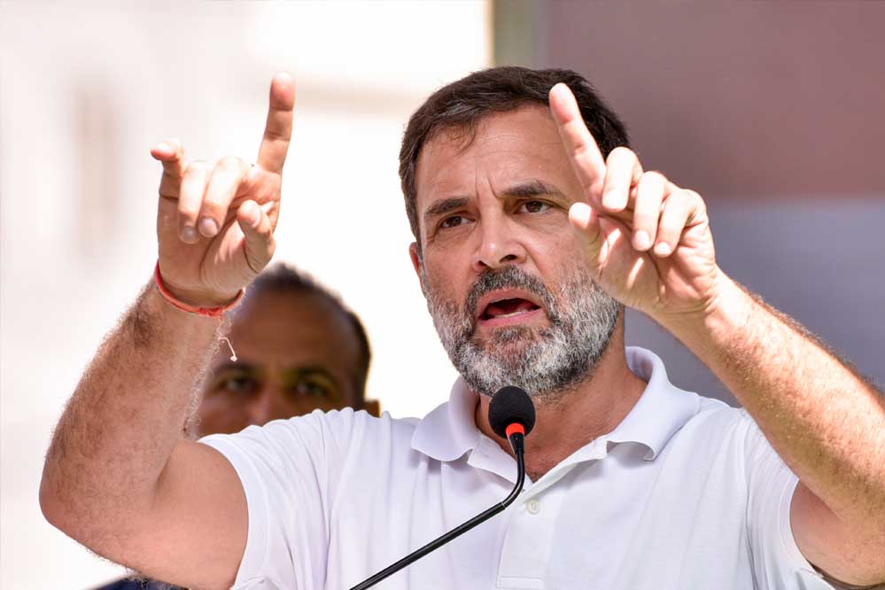 डबल वोटिंग के आरोप में राहुल गांधी फंसे, आर्टिकल 337 के तहत हो सकती है 7 साल की जेल डबल वोटिंग के आरोप में राहुल गांधी फंसे, आर्टिकल 337 के तहत हो सकती है 7 साल की जेल