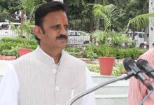 उप मुख्यमंत्री शुक्ल ने रमणरेति धाम में स्वामी गुरुशरणानंद से की भेंट