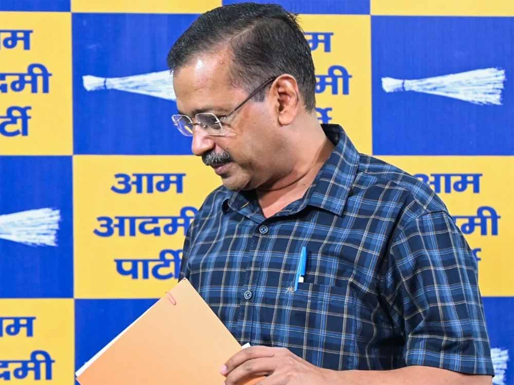गुजरात में AAP संकट गहराया, रावल ने अचानक थामा इस्तीफा गुजरात में AAP संकट गहराया, रावल ने अचानक थामा इस्तीफा