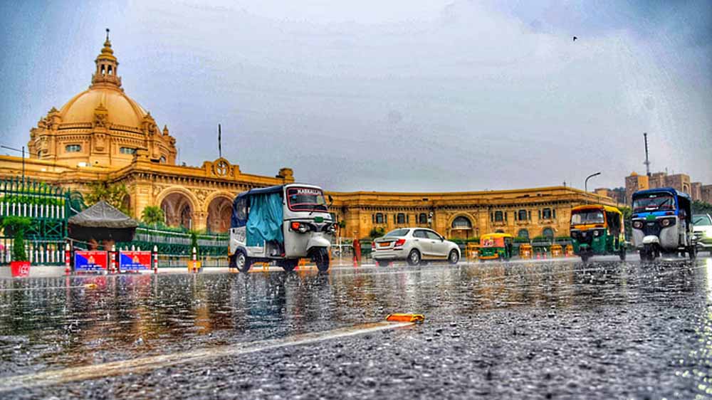 मध्य प्रदेश के 24 जिलों में भारी बारिश का अलर्ट, रविवार से बढ़ेगी मुसीबत मध्य प्रदेश के 24 जिलों में भारी बारिश का अलर्ट, रविवार से बढ़ेगी मुसीबत