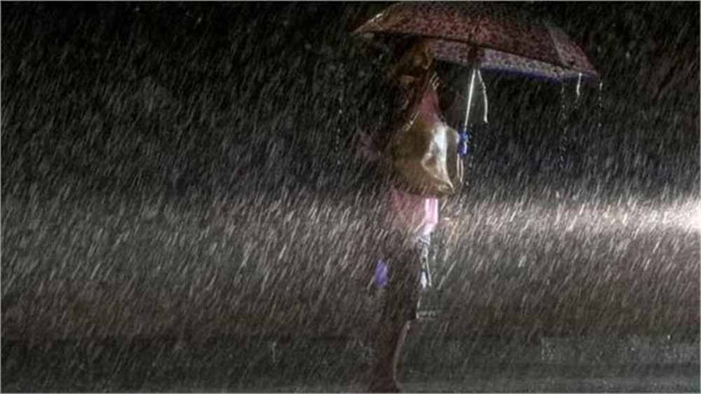 मौसम विभाग का रेड अलर्ट: 10 से 15 अगस्त तक इन राज्यों में भारी बारिश का अनुमान मौसम विभाग का रेड अलर्ट: 10 से 15 अगस्त तक इन राज्यों में भारी बारिश का अनुमान