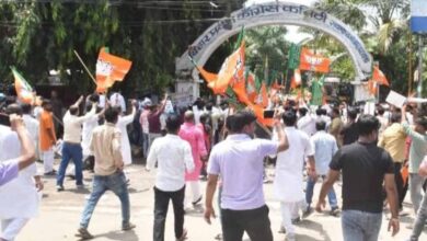 बिहार कांग्रेस दफ्तर में बवाल: मोदी को गाली पर BJP कार्यकर्ताओं का हंगामा